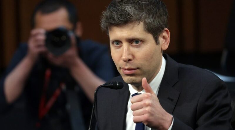Sam Altman, CEO da OpenAI, durante audiência do Senado sobre a corrida da IA