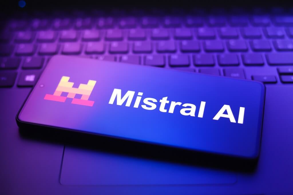 Mistral AI lança modelo open source de voz Voxtral TTS 3 Equipe da Mistral AI apresentando o modelo Voxtral TTS, novo sistema de texto para fala open source.