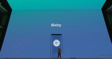 Foto de apresentação da Bixby no palco, simbolizando o avanço da assistente da Samsung na IA