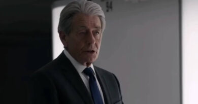 John Nolan em cena de Batman Begins