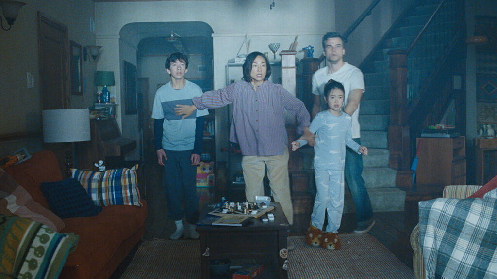 The Last House: novo thriller sci-fi da Netflix com Wagner Moura chega em agosto de 2026 6 The Last House First Look