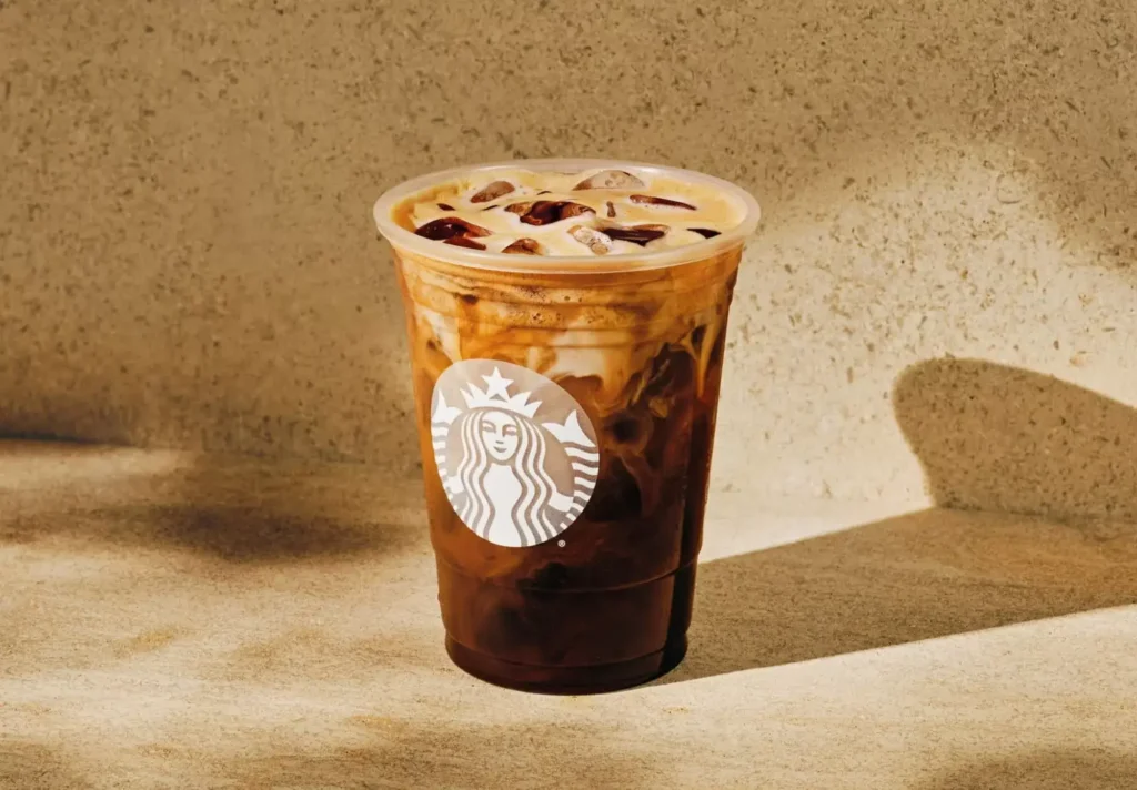 Starbucks desativa IA que 'alucinava' garrafas no estoque 2 Ferramenta de IA da Starbucks falhou ao contar garrafas de xarope, gerando inventário incorreto