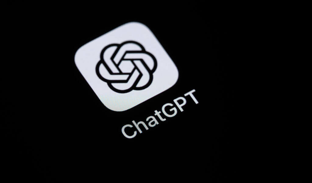 OpenAI ChatGPT finanças pessoais integração bancária Plaid