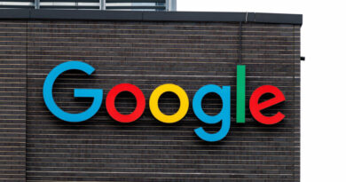 Sede do Google em Munique, fachada com o logotipo da empresa