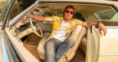 Cartaz oficial do filme The Adventures of Cliff Booth, com Brad Pitt em destaque