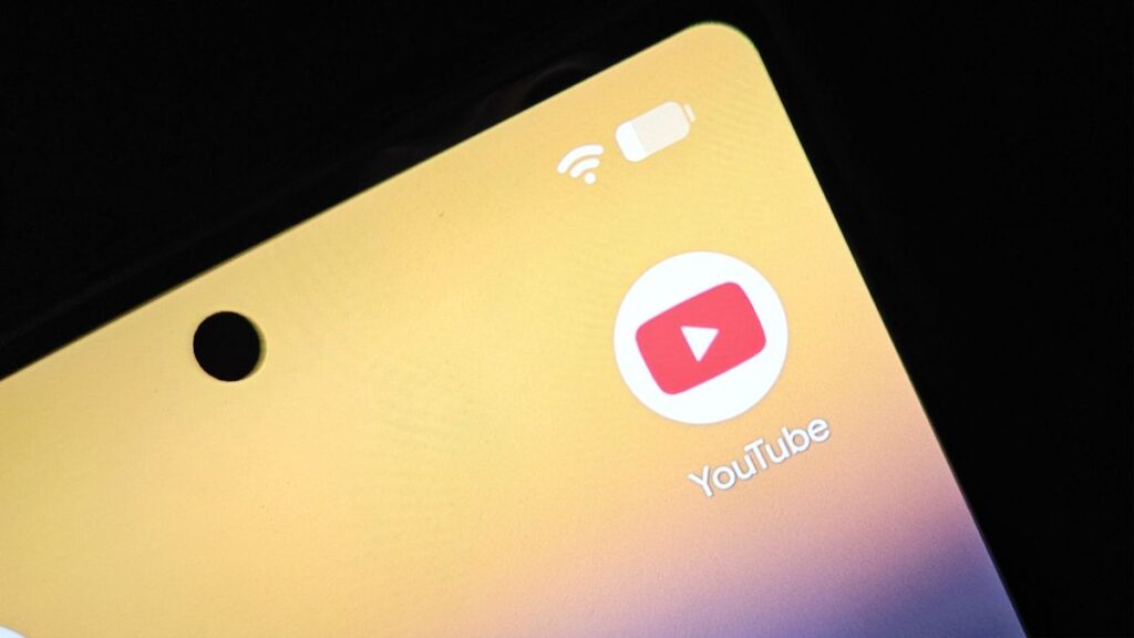 YouTube selo IA fotorrealista transparência