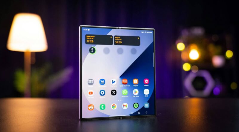Flex Titanium da Samsung promete tela dobrável com menos vinco e mais resistência