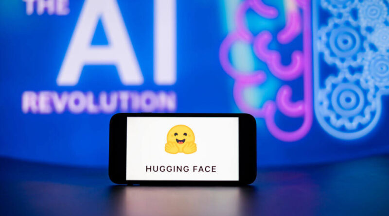 OpenAI admite falha que atingiu Hugging Face 1 Logo da Hugging Face em celular durante incidente de segurança envolvendo OpenAI