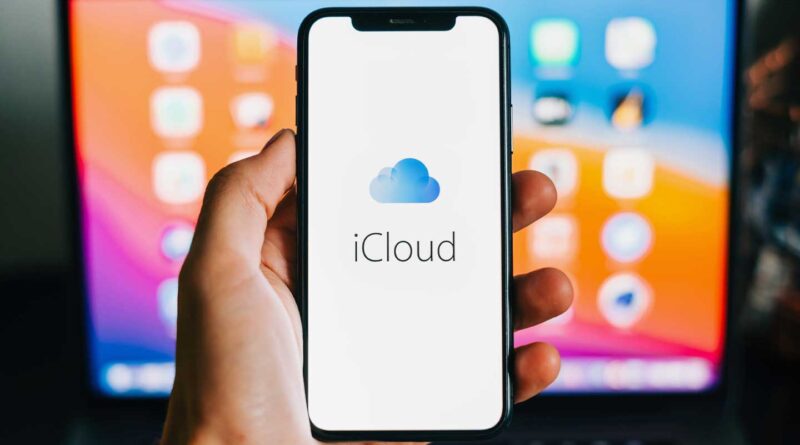 Tela do iPhone com iCloud Mail e recurso Ocultar Meu E-mail