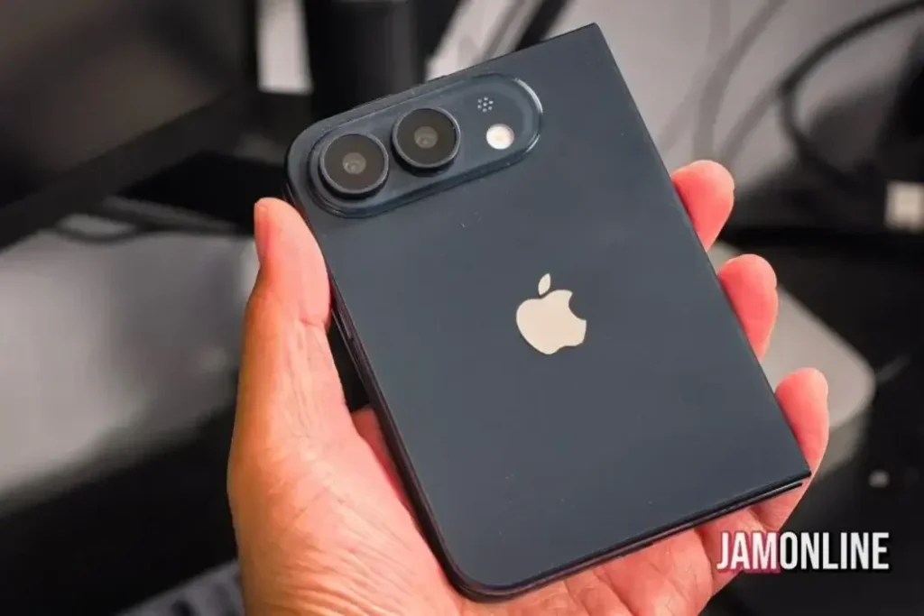 Suposto iPhone dobrável preto associado ao código V68 da Apple