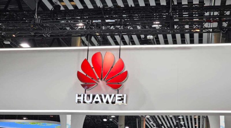 Fachada da Huawei ilustra disputa por chips de IA na China