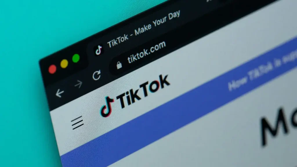 Data center do TikTok no Ceará: entidades pedem paralisação 1 Logo do TikTok ilustra debate sobre data center em Caucaia Ceará