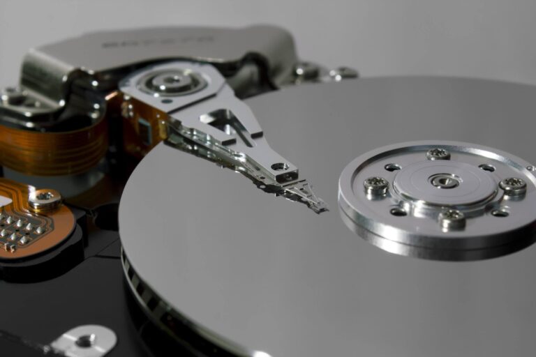Disputa pela TDK pode redesenhar mercado de HDDs 21 Disputa pela TDK envolve cabeças magnéticas para discos rígidos HDD