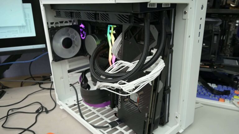 Posição da GPU reduz temperatura em até 17°C 20 Posição da GPU RTX 3080 próxima à entrada lateral do gabinete