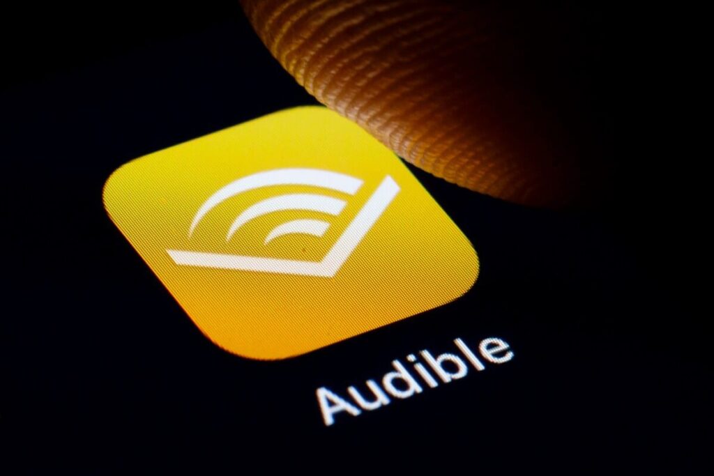 Novos recursos do Audible usam IA em audiolivros 4 Aplicativo Audible em smartphone representa os novos recursos do Audible com IA