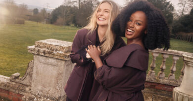 Hannah Dodd e Masali Baduza em imagem da quinta temporada de Bridgerton